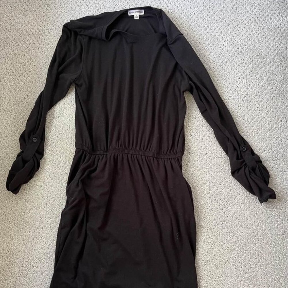 3/4 length black dress